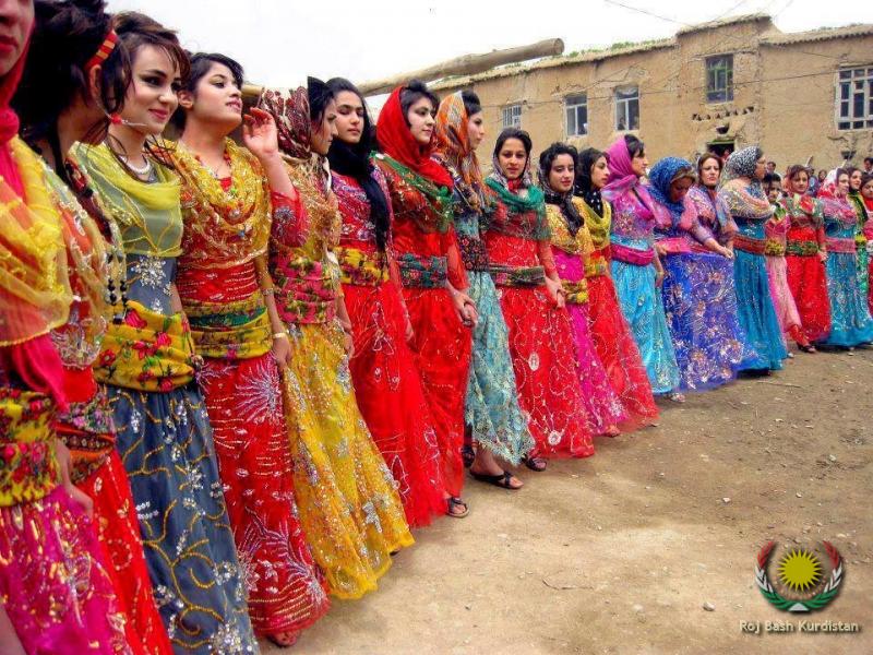 Kurdish girls dance